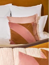 Housse de coussin en velours Lenia de Ines de Cominges, 100 % velours de polyester

Le matériau est certifié STANDARD 100 OEKO-TEX®, 21.HCN.72514, HOHENSTEIN HTTI, Vieux rose, brun caramel, larg. 45 x long. 45 cm