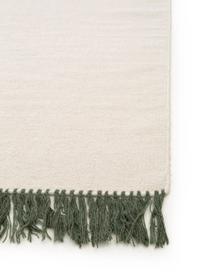 Tappeto in lana tessuto a mano con frange Gitta, 90% lana, 10% cotone

Nel caso dei tappeti di lana, le fibre possono staccarsi nelle prime settimane di utilizzo, questo si riduce con l'uso quotidiano e la formazione di lanugine diminuisce, Bianco latteo, verde scuro, Larg. 80 x Lung. 150 cm (taglia XS)