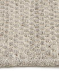 Tapis kilim en laine gris clair tissé main Delight, 90 % laine, 10 % coton
Les tapis en laine peuvent perdre des fibres lors des premières semaines et des peluches peuvent se former, ce phénomène est naturel et diminue à mesure de votre usage et du temps, Gris clair, larg. 200 x long. 300 cm (taille L)