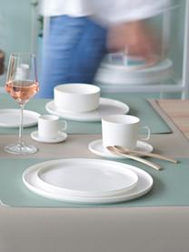 Platos de pan pequeños de porcelana Fine Bone China Oco, 6 uds., Porcelana Fine Bone China (fina de hueso)
Fine Bone China es una pasta de porcelana fosfática que se caracteriza por su brillo radiante y translúcido, Off White, Ø 15 cm