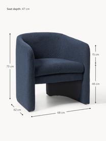 Poltrona lounge in bouclé Mairo, Rivestimento: bouclé (100% poliestere) , Struttura: legno di pino e pioppo Qu, Bouclé blu scuro, Larg. 68 x Prof. 62 cm