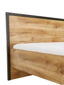 Houten bed Detroit in industrial design, Frame: MDF, Poten: gepoedercoat metaal, Eikenhoutkleurig, 160 x 200 cm