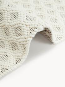 Tappeto in lana tessuto a mano Inar, 67% lana (certificata RWS), 33% cotone

Nel caso dei tappeti di lana, le fibre possono staccarsi nelle prime settimane di utilizzo, questo e la formazione di lanugine si riducono con l'uso quotidiano, Bianco latte, nero, Larg. 80 x Lung. 150 cm (taglia XS)
