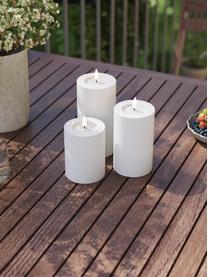 Handgefertigte Outdoor LED-Kerze Real Flame, H 10 cm, Kunststoff mit Harzoberfläche, Weiss, Ø 10 x H 10 cm