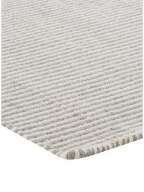 Alfombra artesanal de lana Ajo, Gris claro, crema, An 140 x L 200 cm (Tamaño S)