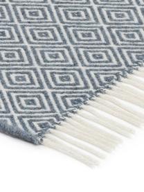 Coperta in lana con motivo grafico Alison, 80% lana merino, 20% nylon, Azzurro, Larg. 140 x Lung. 200 cm