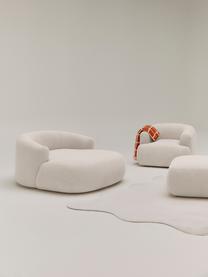 Sillón lounge grande en tejido bouclé Sofia, Tapizado: tejido bouclé (100% polié, Estructura: madera de abeto, tablero , Patas: plástico Este producto es, Bouclé blanco Off White, An 145 x F 144 cm