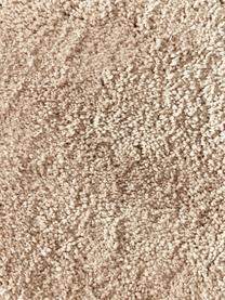 Načechraný kulatý koberec s vysokým vlasem Leighton, Mikrovlákno (100 % polyester, s certifikátem GRS), Nugátová, Ø 120 cm (velikost S)