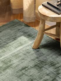 Tapis en viscose tissé main Jane, Vert foncé, larg. 200 x long. 300 cm (taille L)