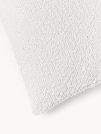 Housse de coussin 30x50 en tissu bouclé Bellamie, Tissu bouclé (95 % polyester, 5 % polyacrylique)

Le bouclé est un matériau qui se caractérise par sa structure incurvée irrégulière. La surface caractéristique est créée par des boucles tissées de fils de différents types, qui confèrent au tissu une structure unique. La structure bouclée a un effet à la fois isolant et moelleux, ce qui rend le tissu particulièrement douillet, Bouclé blanc, larg. 30 x long. 50 cm