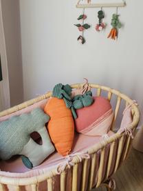 Coussin doudou en coton fait main Cathy the Carrot, Orange, vert foncé, larg. 25 x long. 40 cm