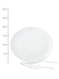 Assiette plate ovale à surface inégale Porcelino, 4 pièces, Porcelaine de forme intentionnellement inégale, Blanc, long. 28 x larg. 24 cm