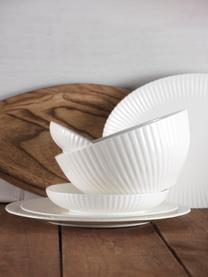 Platos hondos de porcelana Radius, 2 uds., Porcelana fina de hueso (porcelana)
Fine Bone China es una pasta de porcelana fosfática que se caracteriza por su brillo radiante y translúcido., Blanco, Ø 20 cm