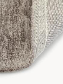 Ręcznie tkany dywan z wiskozy Jane, Taupe, S 200 x D 300 cm (Rozmiar L)