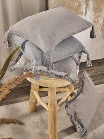 Kissenhülle Lori in Hellgrau mit dekorativen Quasten, 100% Baumwolle, Grau, B 40 x L 40 cm