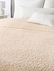 Jacquard-Tagesdecke Catiana, 100 % Baumwolle

Jacquard ist eine spezielle Webtechnik, die es ermöglicht, Muster und Designs in Stoffe zu integrieren, um so eine dreidimensionale Optik zu erzeugen. Jacquardstoffe sind in der Regel strapazierfähig und langlebig, denn die aufwendige Webtechnik führt zu einem dichten und gleichzeitig widerstandsfähigen Gewebe.

Das in diesem Produkt verwendete Material ist schadstoffgeprüft und zertifiziert nach STANDARD 100 by OEKO-TEX®, 4265CIT, CITEVE, Peach, B 180 x L 250 cm (für Betten bis 140 x 200 cm)