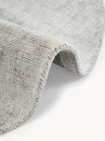 Okrągły ręcznie tkany dywan z wiskozy Jane, Greige, Ø 300 cm (Rozmiar XXL)