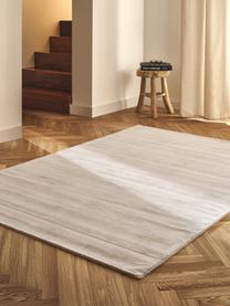 Tapis en viscose tissé main Jane, Beige clair, larg. 300 x long. 400 cm (taille L)