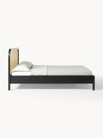 Cama de madera Jones, con cabecero, Estructura: madera contrachapada chap, Patas: madera de fresno maciza, Negro, An 140 x L 200 cm