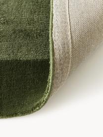 Koberec s nízkym vlasom Kari, 100 % polyester s certifikátom GRS, Odtiene zelenej, Š 80 x D 150 cm (veľkosť XS)