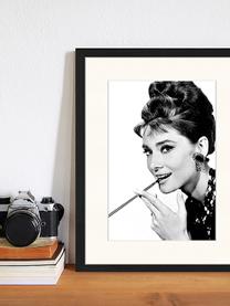 Ingelijste digitale print Audrey Hepburn, Afbeelding: digitale print op papier,, Lijst: gelakt hout, Zwart, wit, B 33 cm x H 43 cm