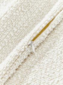 Housse de coussin en tissu bouclé Bellamie, Tissu bouclé (95 % polyester, 5 % polyacrylique)

Le bouclé est un matériau qui se caractérise par sa structure incurvée irrégulière. La surface caractéristique est créée par des boucles tissées de fils de différents types, qui confèrent au tissu une structure unique. La structure bouclée a un effet à la fois isolant et moelleux, ce qui rend le tissu particulièrement douillet, Bouclé blanc, larg. 60 x long. 60 cm
