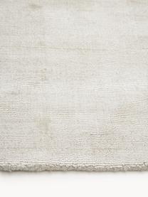 Tapis en viscose tissé main Jane, Blanc cassé, larg. 400 x long. 500 cm