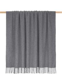 Lichte wollen plaid Patriciu met franjes, 100% wol, Donkergrijs, 130 x 170 cm