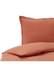 Gewassen linnen dekbedovertrek Nature in terracotta, Halflinnen
(52% linnen, 48% katoen)

Draaddichtheid 108 TC, standaard kwaliteit

Halflinnen voelt van nature ruw aan en heeft een natuurlijke gekreukte look, die nog wordt versterkt door het stonewash-effect. Het absorbeert tot 35% vochtigheid, droogt zeer snel en heeft een aangenaam verkoelend effect op zomernachten. De hoge scheursterkte maakt halflinnen slijtvast., Terracotta, 140 x 200 cm + 1 kussenhoes 60 x 70 cm