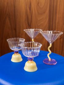 Cocktailglazen Curve van borosilicaatglas, 2 stuks, Borosilicaatglas

Ontdek de veelzijdigheid van borosilicaatglas voor jouw huis! Borosilicaatglas is een hoogwaardig, betrouwbaar en robuust materiaal. Het kenmerkt zich door zijn uitzonderlijke hittebestendigheid en is daarom ideaal voor jouw warme thee of koffie. Vergeleken met conventioneel glas is borosilicaatglas beter bestand tegen breuken en scheuren en is daarom een veilige metgezel in jouw huis., Transparant, lichtroze, zonnengeel, Ø 17 x H 10 cm, 150 ml