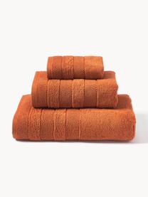 Set di 3 asciugamani con bordo rigato Luxe, 100% cotone
Qualità pesante, 600 g/m²

Il materiale utilizzato in questo prodotto è testato per le sostanze nocive e certificato secondo lo STANDARD 100 by OEKO-TEX®, 8135CIT, CITEVE., Terracotta, Set da 3 (asciugamano ospite, asciugamano e telo bagno)