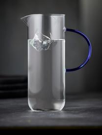 Jarra de agua de vidrio borosilicato Torino, 1,1 L, Vidrio de borosilicato 

¡Descubre la versatilidad del vidrio de borosilicato para tu hogar! El vidrio de borosilicato es un material de alta calidad, fiable y duradero. Se caracteriza por su excepcional resistencia al calor y, por lo tanto, es ideal para tomar té o café caliente. En comparación con el vidrio convencional, el vidrio de borosilicato es más resistente a roturas y grietas y, por lo tanto, es un compañero seguro en tu hogar., Transparente, azul real, 1,1 L