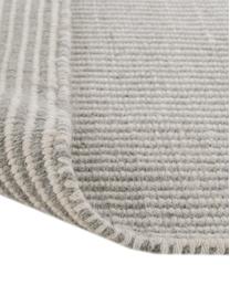 Alfombra artesanal de lana Ajo, Gris claro, crema, An 140 x L 200 cm (Tamaño S)