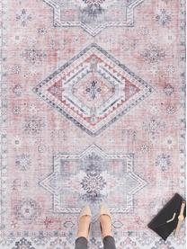 Tapis de couloir dans le style vintage Gratia, 100 % polyester, Tons roses et gris, larg. 160 x long. 230 cm (taille M)