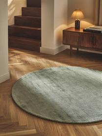 Ručně tkaný kulatý viskózový koberec Jane, Tmavě zelená, Ø 150 cm (velikost M)