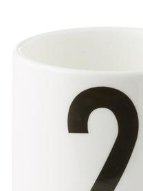 Set 4 tazze caffè di design con numeri 1234, Fine Bone China (porcellana)
Fine bone china è una porcellana a pasta morbida particolarmente caratterizzata dalla sua lucentezza radiosa e traslucida, Bianco, nero, Ø 5 x Alt. 6 cm, 80 ml