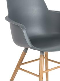 Silla con reposabrazos Albert Kuip, Asiento: 100% polipropileno, Patas: madera de fresno, Asiento: gris Patas: madera de fresno, An 59 x Al 82 cm