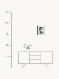 Stampa digitale incorniciata James Bond Drinking, Immagine: stampa digitale su carta,, Cornice: legno verniciato, Nero, bianco, Larg. 33 x Alt. 43 cm