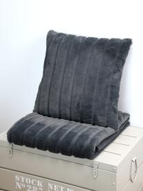 Zachte plaid Fluffy van imitatieleer in donkergrijs, 100% polyester, Donkergrijs, B 130 x L 160 cm