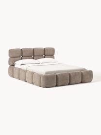 Cama tapizada de borreguillo bouclé Tayla, Tapizado: tejido borreguillo bouclé, Estructura: madera de abeto maciza, t, Patas: madera de abedul lacada E, Borreguillo bouclé gris pardo, An 140 x L 200 cm