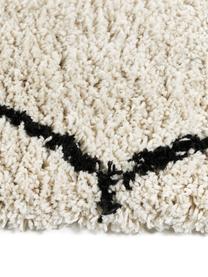 Zacht hoogpolig vloerkleed Naima, handgetuft, Bovenzijde: 100 % polyester, Onderzijde: 100 % gerecycled polyeste, Crèmewit, zwart, B 400 x L 500 cm (maat XXL)