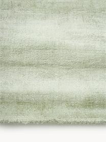 Handgeweven viscose vloerkleed Jane, Onderzijde: 100% katoen Het in dit pr, Saliegroen, B 160 x L 230 cm (maat M)