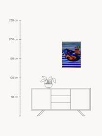 Poster Shrimp & Stripes, Cartoncino opaco da 210 g firmato Hahnemühle, stampa digitale con 10 colori resistenti ai raggi UV, Blu elettrico, corallo, Larg. 50 x Alt. 70 cm