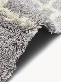 Flauschiger Hochflor-Teppich Amelie, handgetuftet, Flor: 100 % Polyester, Grau, Cremeweiß, B 120 x L 180 cm (Größe S)