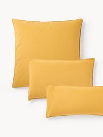 Gewaschener Baumwoll-Kopfkissenbezug Darlyn, 100 % Baumwolle
Fadendichte 150 TC, Standard Qualität

Bettwäsche aus Baumwolle fühlt sich auf der Haut angenehm weich an, nimmt Feuchtigkeit gut auf und eignet sich für Allergiker.

Durch ein besonderes Waschungsverfahren erhält der Stoff eine robuste, unregelmäßige Stonewash-Optik. Außerdem wird der Stoff dadurch weich und geschmeidig im Griff und erhält eine natürliche Knitter-Optik, die kein Bügeln erfordert und Gemütlichkeit ausstrahlt.

Das in diesem Produkt verwendete Material ist schadstoffgeprüft und zertifiziert nach STANDARD 100 by OEKO-TEX®, 4265CIT, CITEVE., Senfgelb, B 40 x L 80 cm