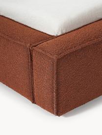 Letto imbottito in bouclé Lennon, Rivestimento: bouclé (80% poliestere, 2, Rivestimento: schiuma, certificata Cert, Struttura: legno di pino massiccio, , Piedini: legno, plastica Questo pr, Bouclé terracotta, Larg. 208 x Lung. 243 cm (superfice 140 x 200 cm)