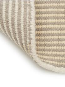 Tappeto kilim a righe in lana tessuto a mano Devise, 100% lana
Nel caso dei tappeti di lana, le fibre possono staccarsi nelle prime settimane di utilizzo, questo e la formazione di lanugine si riducono con l'uso quotidiano, Multicolore, Larg. 200 x Lung. 300 cm (taglia L)