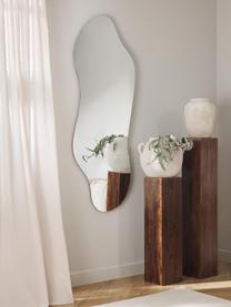 Specchio da parete dalla forma organica senza cornice Lia, Retro: pannello di fibra a media, Superficie dello specchio: lastra di vetro, Argento, Larg. 56 x Alt. 150 cm