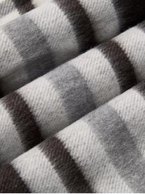 Plaid scozzese Classy Side, 100% poliacrilico, Grigio, grigio chiaro, rosso, nero, bianco, Larg. 130 x Lung. 170 cm