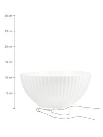 Saladeschaal Nala van beenderporselein in wit, Ø 23, Beenderporselein (porselein)
Fine Bone China is een zacht porselein, dat zich vooral onderscheidt door zijn briljante, doorschijnende glans., Wit, Ø 23 x H 11 cm